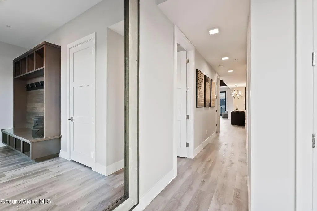 802 Sandpoint Avenue Sandpoint ID 83864