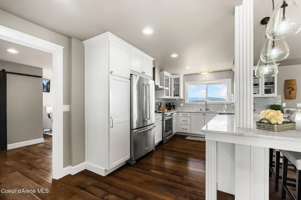620 Lookout Boulevard Hope ID 83836