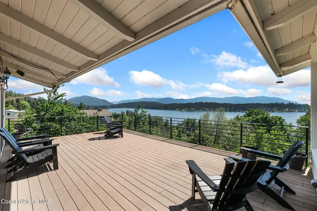 620 Lookout Boulevard Hope ID 83836