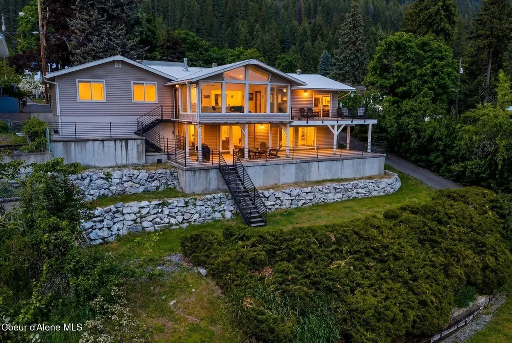 620 Lookout Boulevard Hope ID 83836