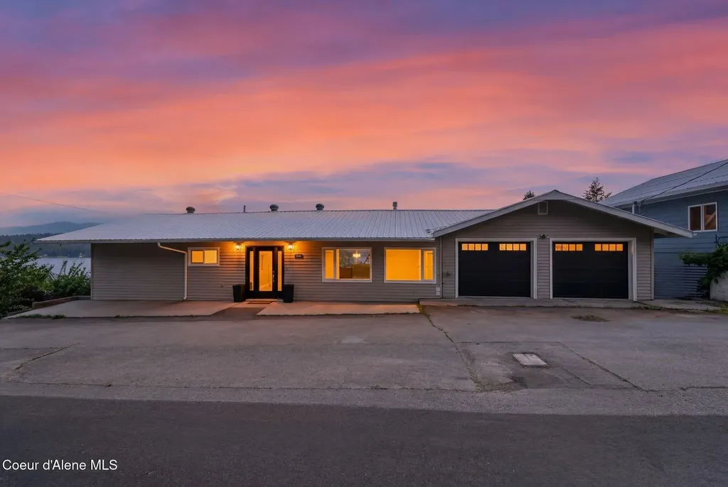 620 Lookout Boulevard Hope ID 83836