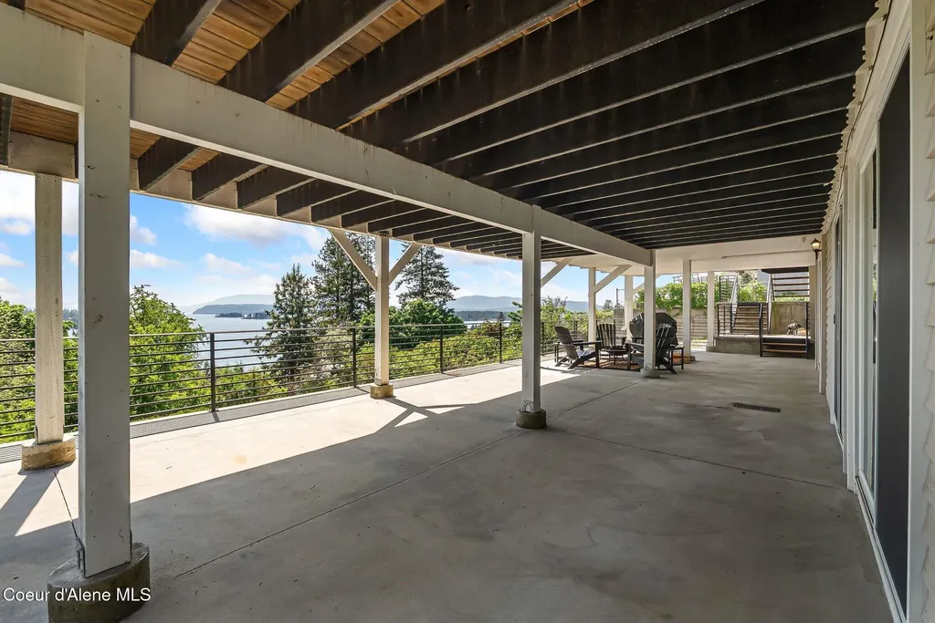 620 Lookout Boulevard Hope ID 83836
