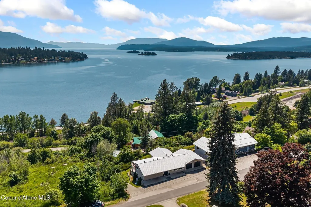 620 Lookout Boulevard Hope ID 83836