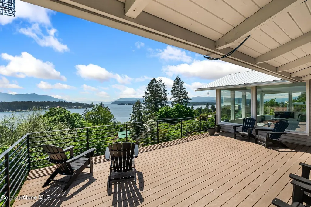 620 Lookout Boulevard Hope ID 83836