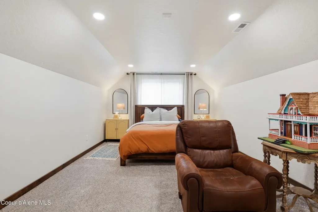 32220 N Sheep Springs Road Athol ID 83801