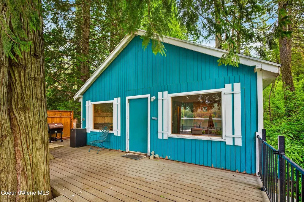 8642 W Upper Twin Lake Shore Road S Rathdrum ID 83858