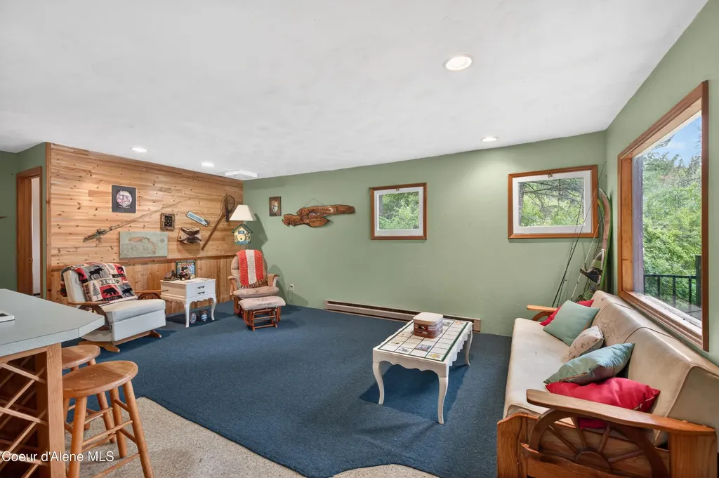 8642 W Upper Twin Lake Shore Road S Rathdrum ID 83858