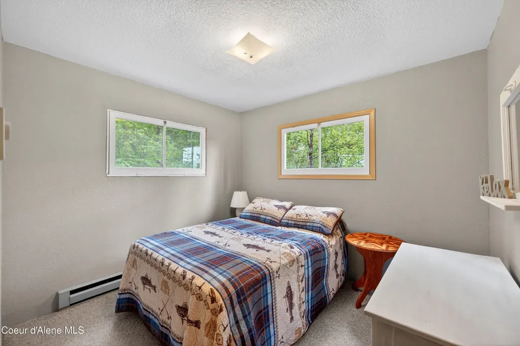 8642 W Upper Twin Lake Shore Road S Rathdrum ID 83858