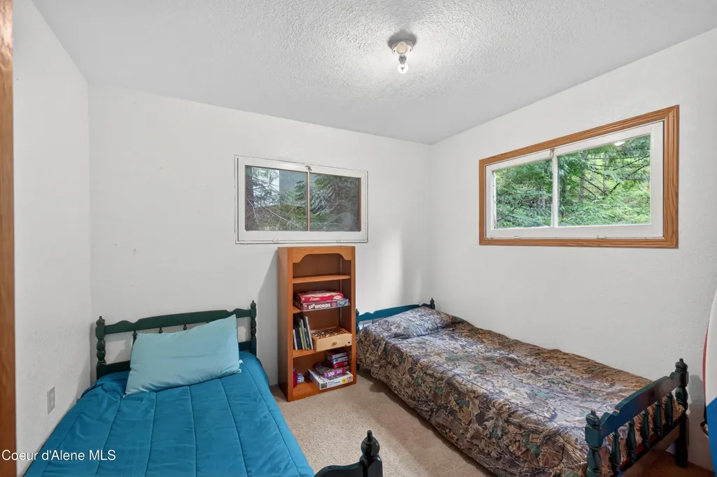 8642 W Upper Twin Lake Shore Road S Rathdrum ID 83858