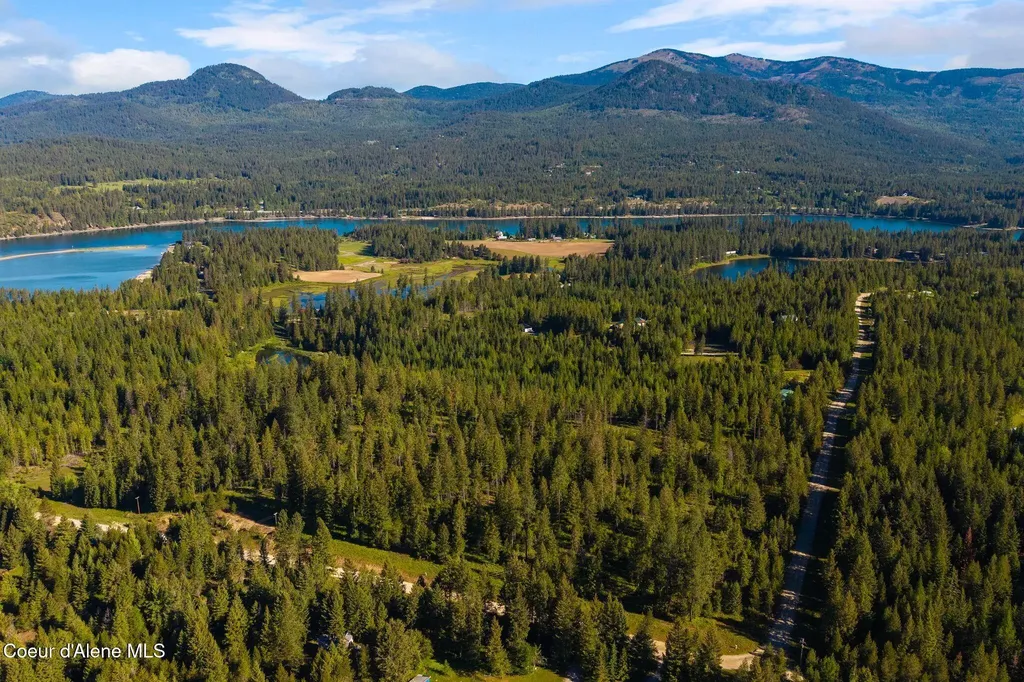 Nna Muskrat Lake Road Sagle ID 83860