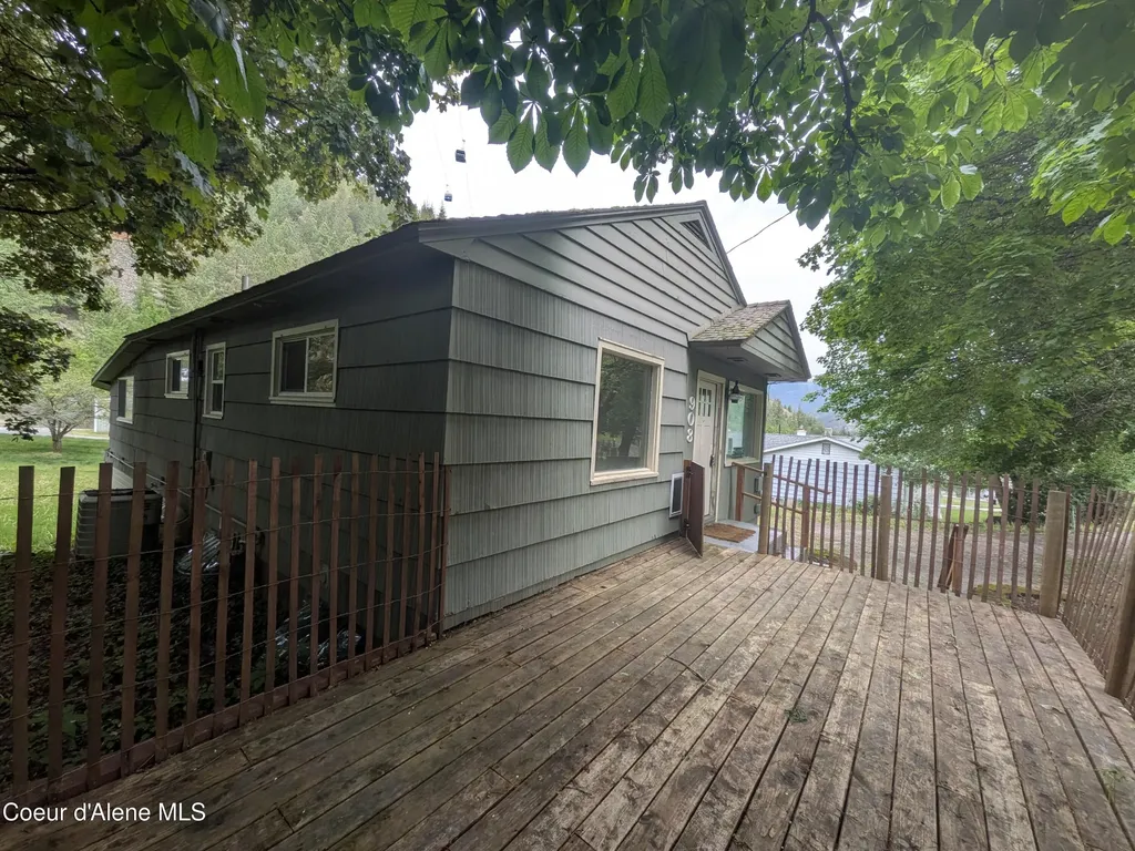 908 S Division Street Kellogg ID 83837