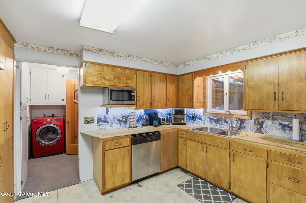 8993 W Twin Lakes Road Rathdrum ID 83858