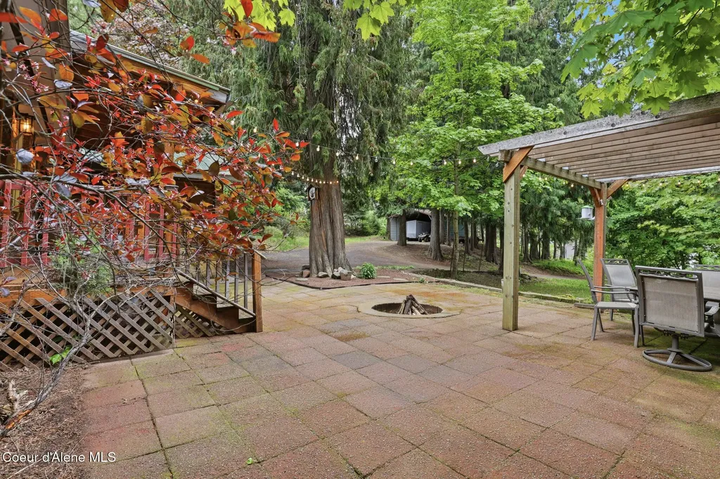 8993 W Twin Lakes Road Rathdrum ID 83858