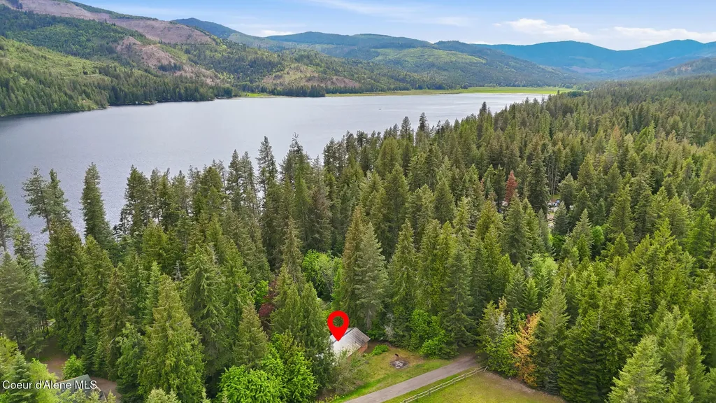 8993 W Twin Lakes Road Rathdrum ID 83858