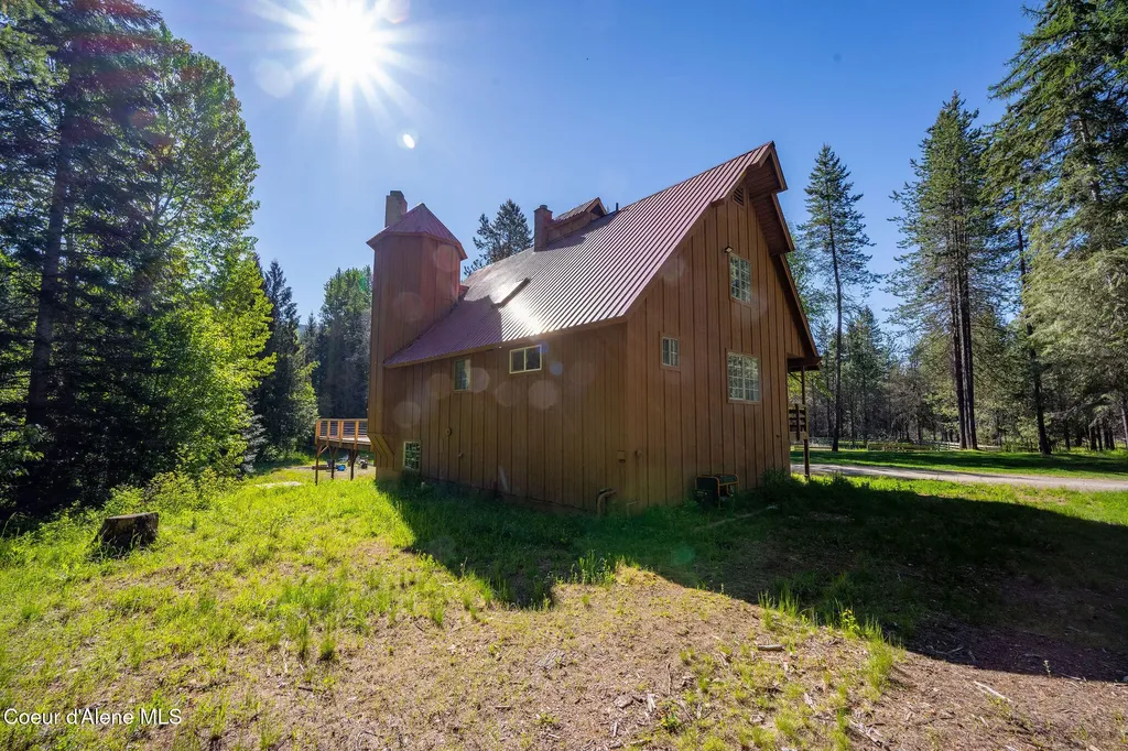 6045 Upper Pack River Road Sandpoint ID 83864