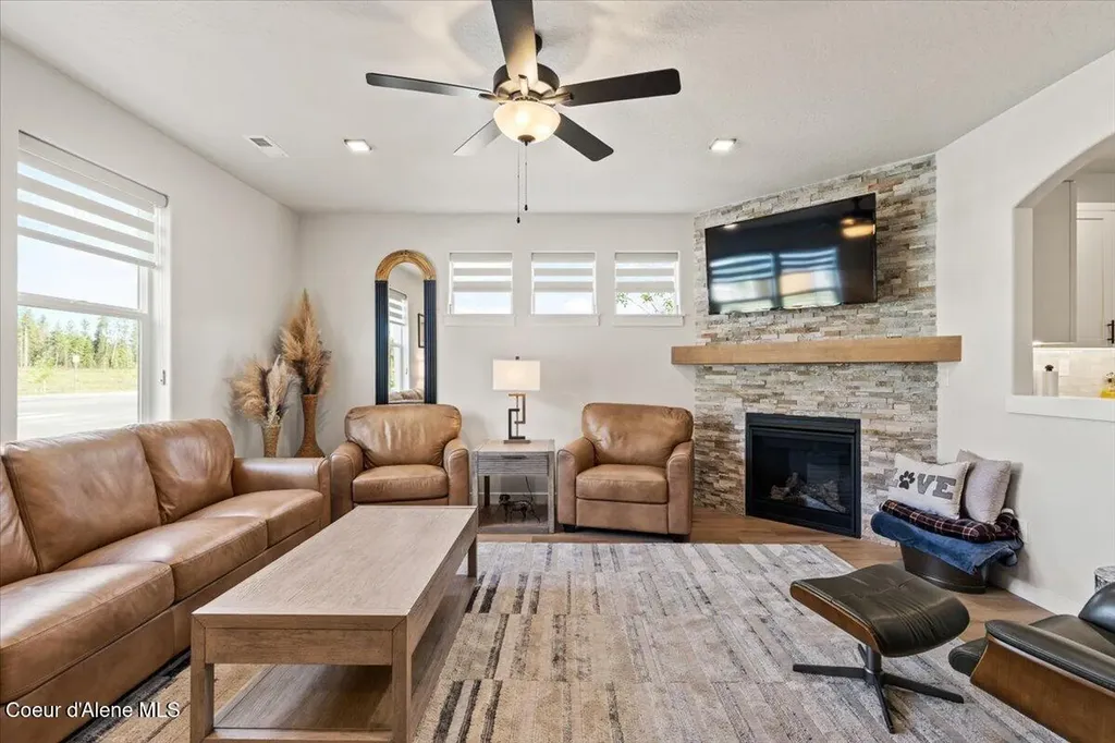 12932 N Genesis Boulevard Hayden ID 83835