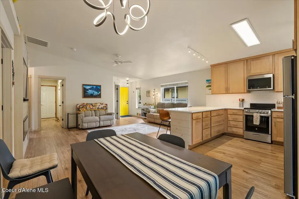 207 S Harbor Park Court Post Falls ID 83854