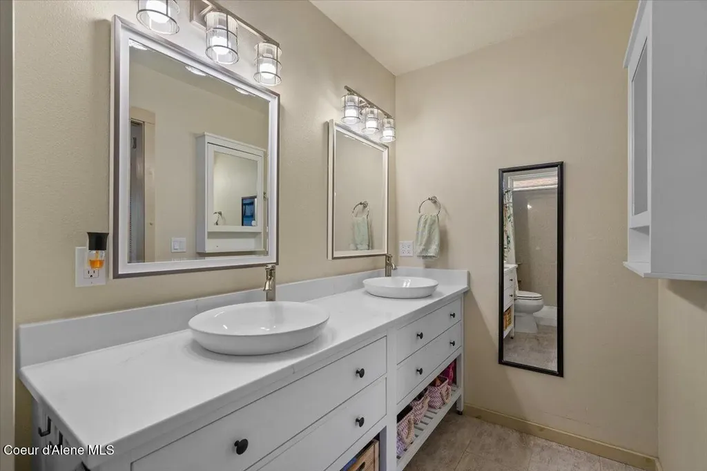 207 S Harbor Park Court Post Falls ID 83854