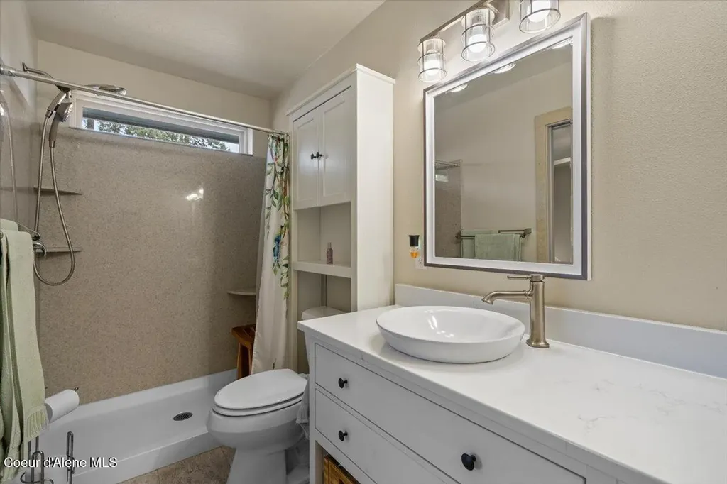 207 S Harbor Park Court Post Falls ID 83854