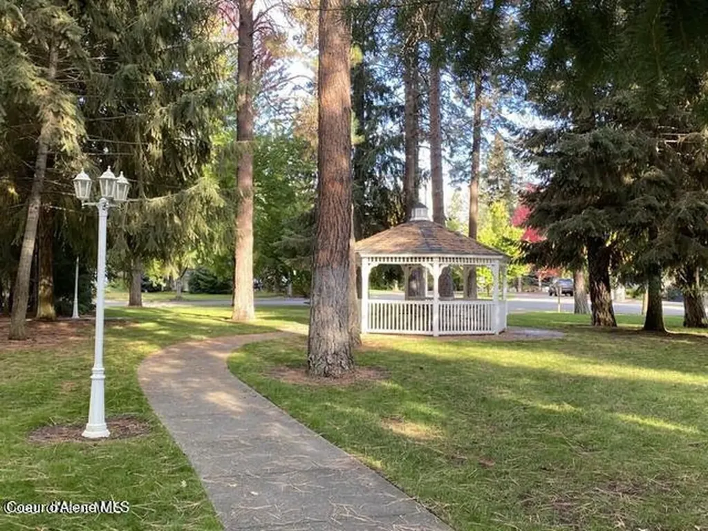 207 S Harbor Park Court Post Falls ID 83854