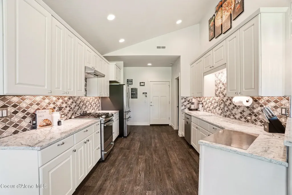 147 Ironwood Drive Blanchard ID 83804