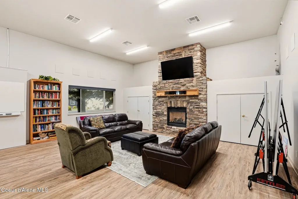 147 Ironwood Drive Blanchard ID 83804