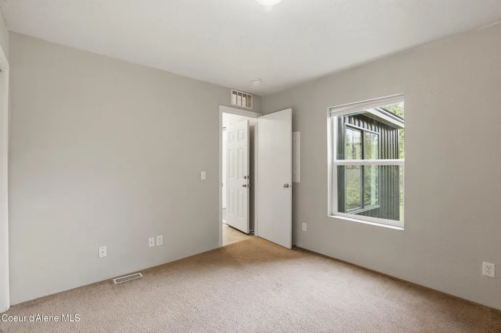 260 Fry Creek Road Sagle ID 83860