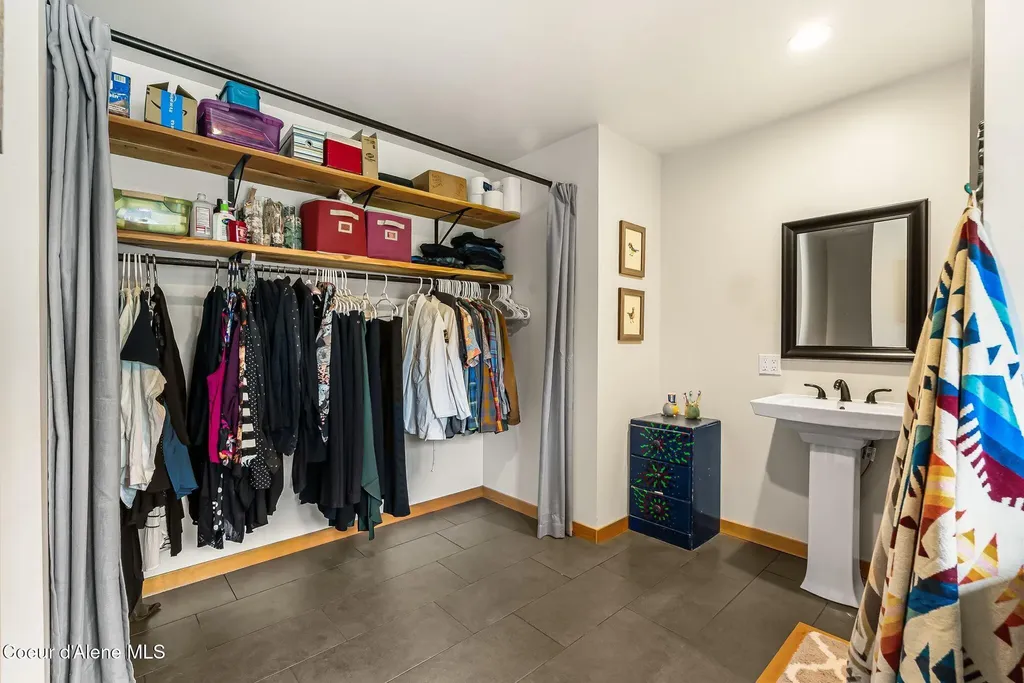 320 Coyote Creek Lane Sandpoint ID 83864