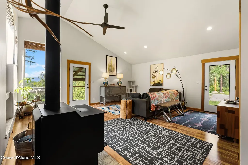 320 Coyote Creek Lane Sandpoint ID 83864