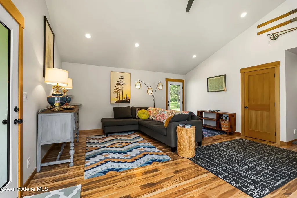 320 Coyote Creek Lane Sandpoint ID 83864
