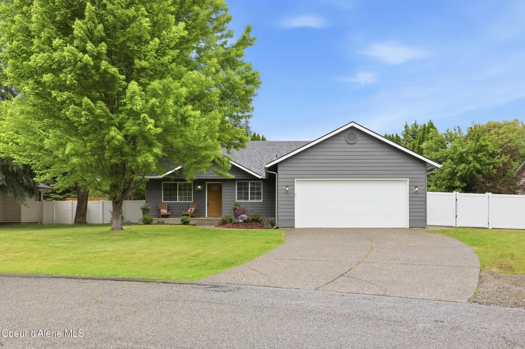 699 E Cloverleaf Drive Hayden ID 83835