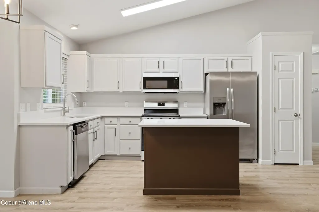 699 E Cloverleaf Drive Hayden ID 83835