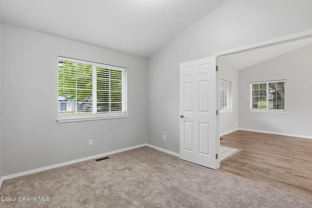 699 E Cloverleaf Drive Hayden ID 83835