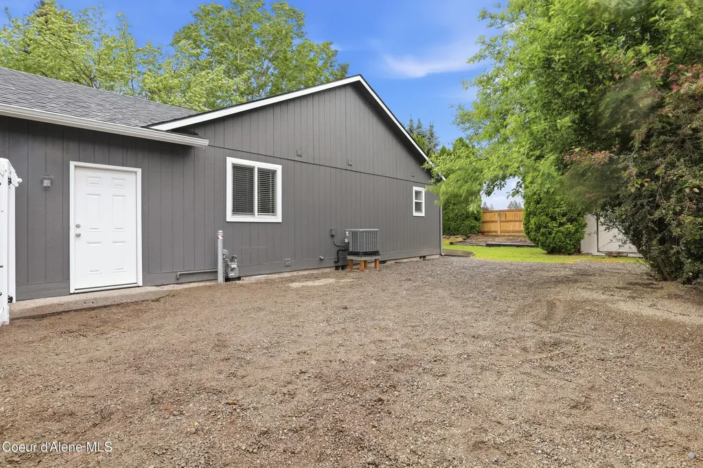 699 E Cloverleaf Drive Hayden ID 83835