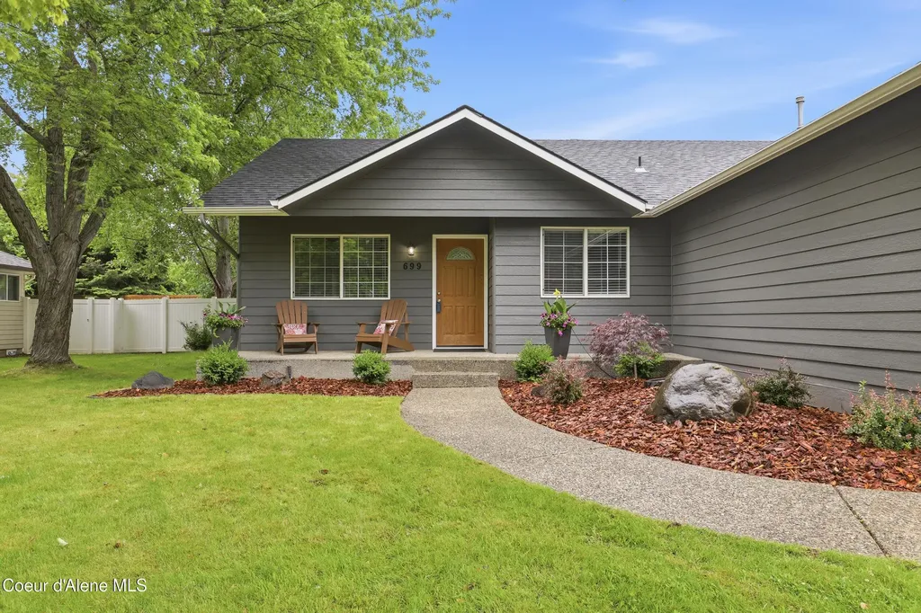 699 E Cloverleaf Drive Hayden ID 83835