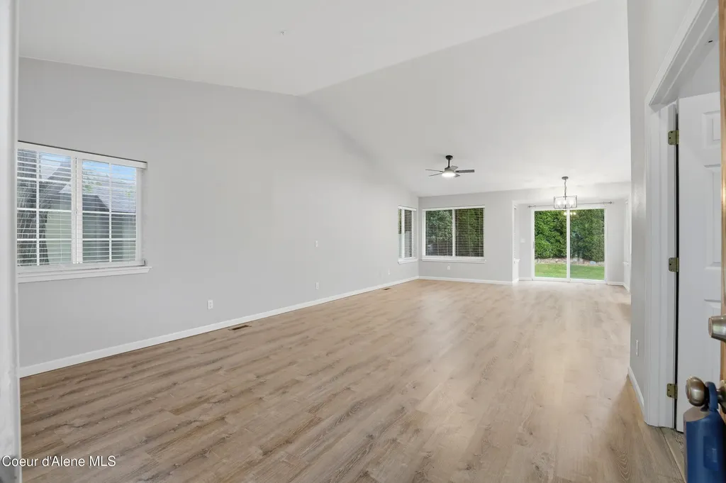 699 E Cloverleaf Drive Hayden ID 83835