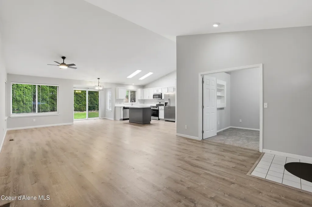 699 E Cloverleaf Drive Hayden ID 83835