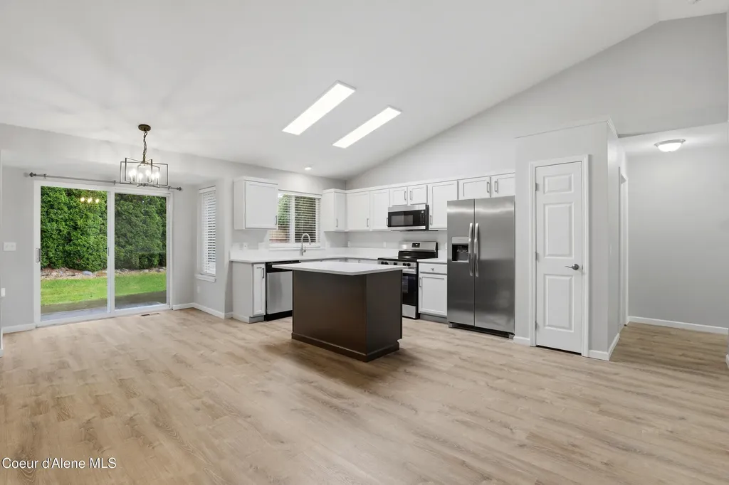 699 E Cloverleaf Drive Hayden ID 83835