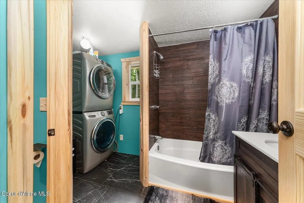 508 Cedar Grove Sandpoint ID 83864