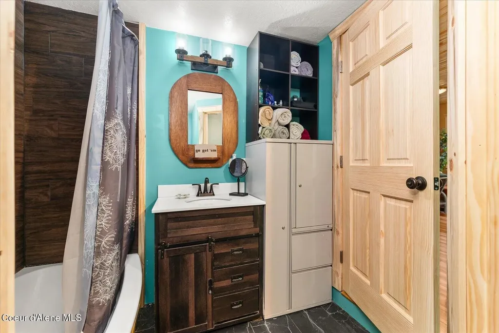 508 Cedar Grove Sandpoint ID 83864
