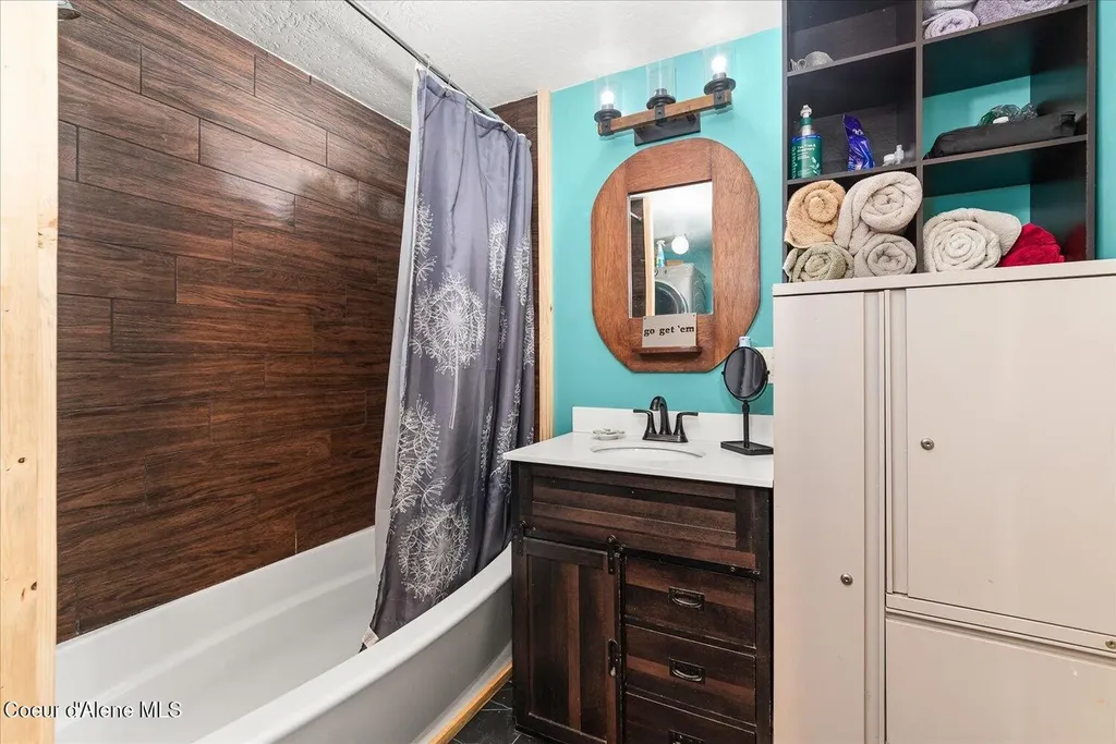 508 Cedar Grove Sandpoint ID 83864