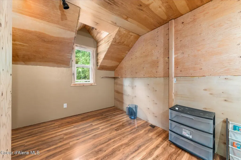 508 Cedar Grove Sandpoint ID 83864