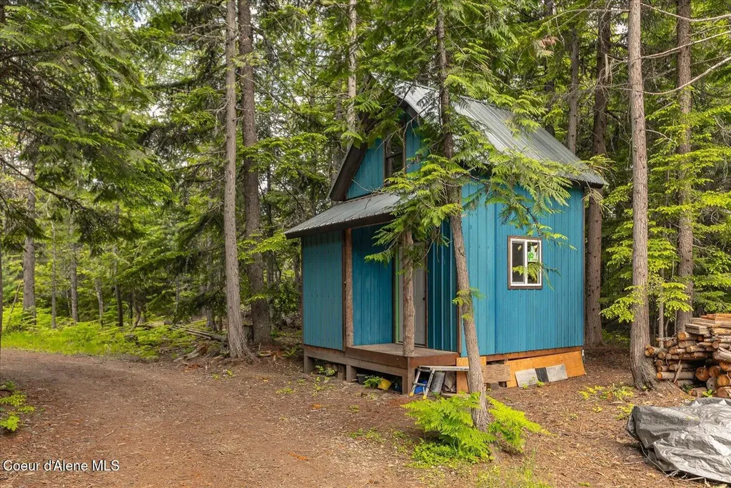 508 Cedar Grove Sandpoint ID 83864