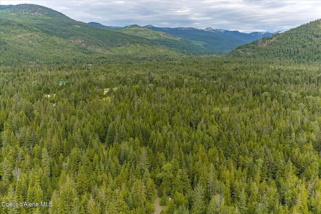 508 Cedar Grove Sandpoint ID 83864