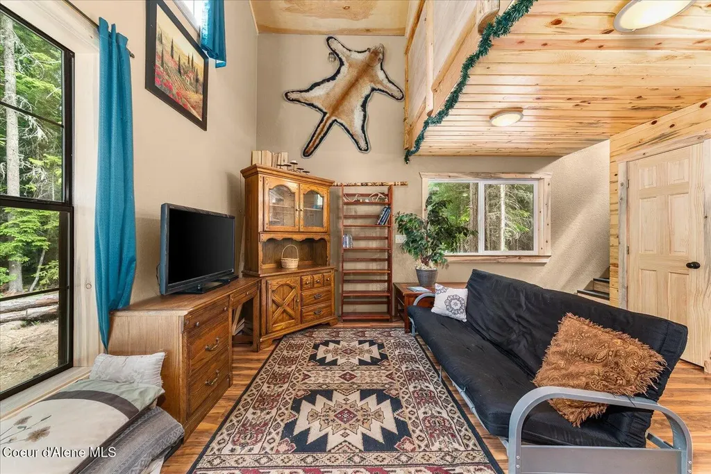 508 Cedar Grove Sandpoint ID 83864