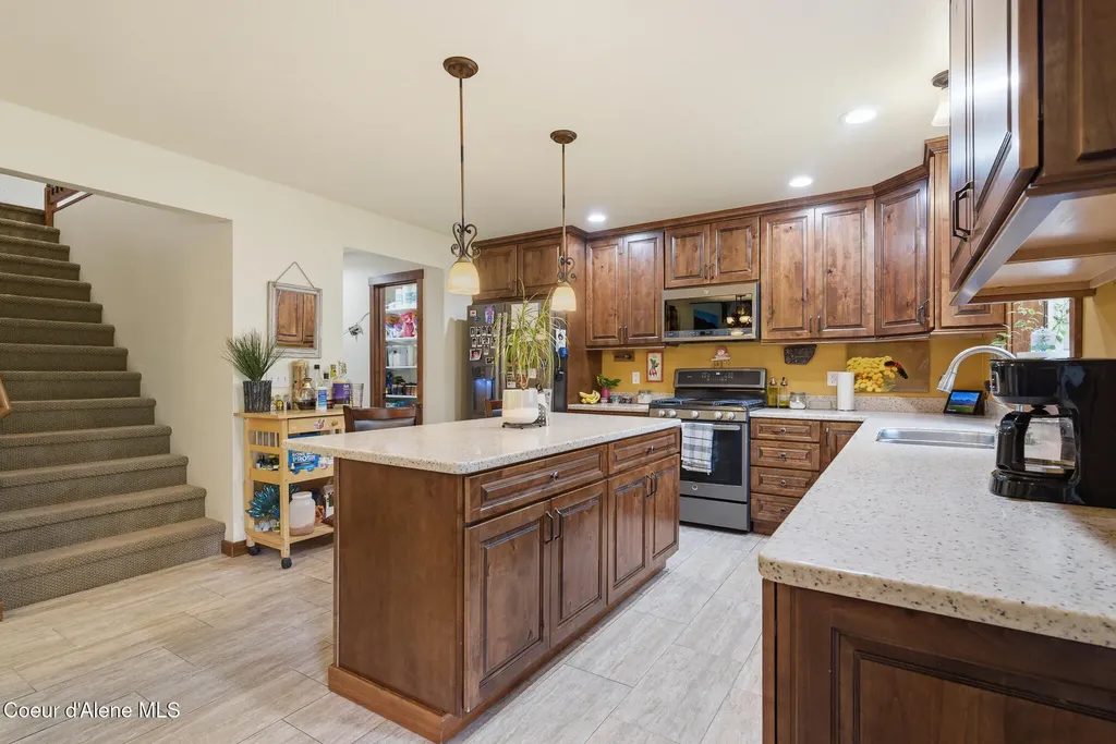 241 N River Lake Drive Clark Fork ID 83811