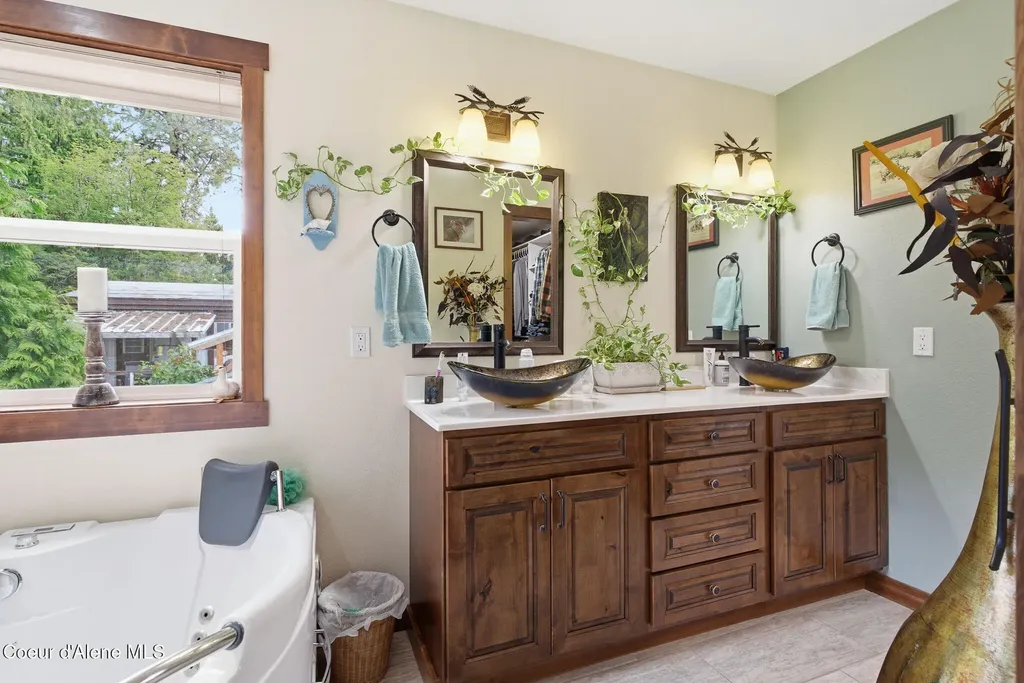241 N River Lake Drive Clark Fork ID 83811