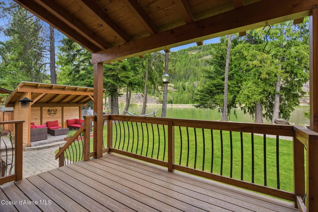241 N River Lake Drive Clark Fork ID 83811