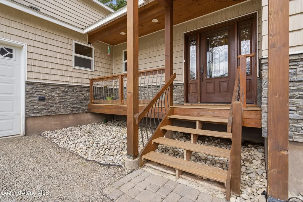 241 N River Lake Drive Clark Fork ID 83811
