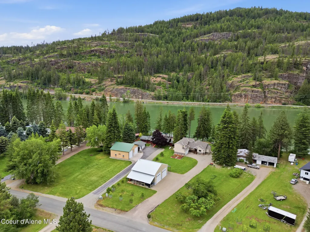 241 N River Lake Drive Clark Fork ID 83811
